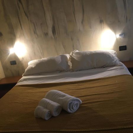 Poirino B & B La Guesthouse المظهر الخارجي الصورة