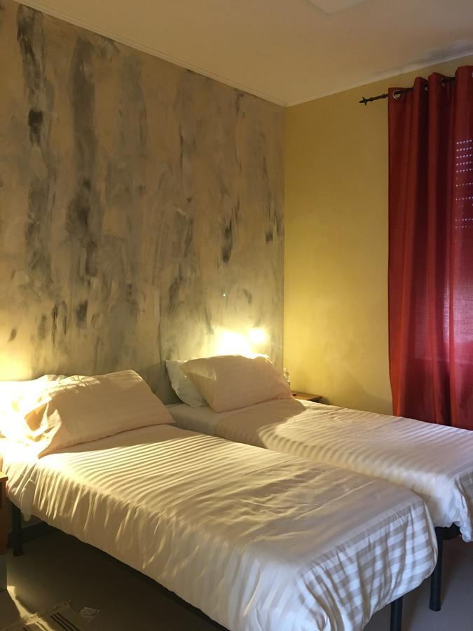 Poirino B & B La Guesthouse المظهر الخارجي الصورة