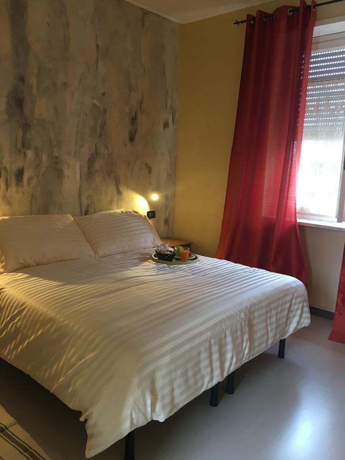 Poirino B & B La Guesthouse المظهر الخارجي الصورة