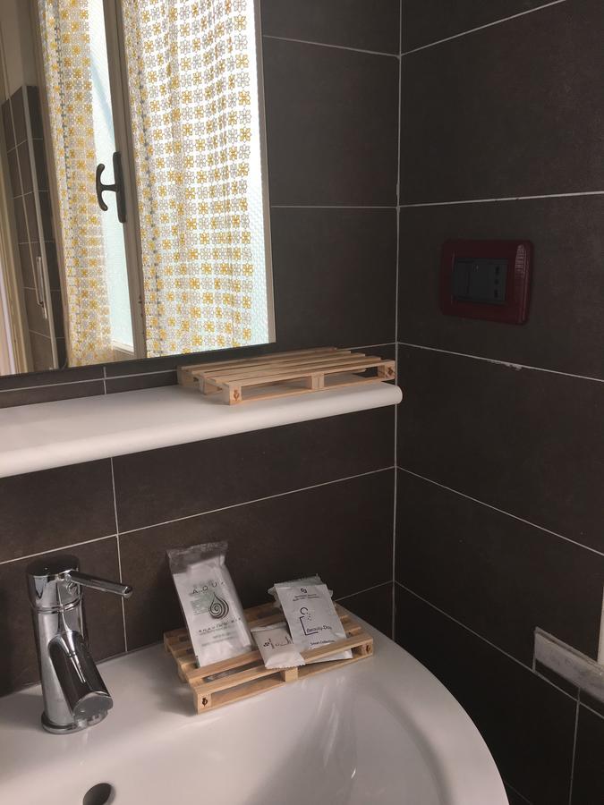 Poirino B & B La Guesthouse المظهر الخارجي الصورة