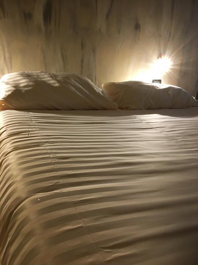 Poirino B & B La Guesthouse المظهر الخارجي الصورة