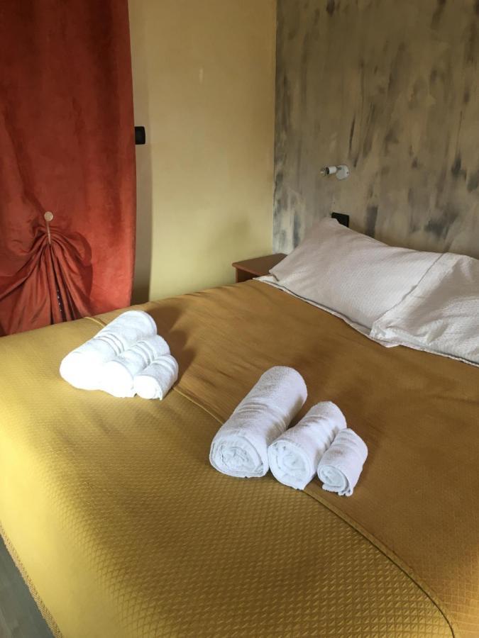 Poirino B & B La Guesthouse المظهر الخارجي الصورة