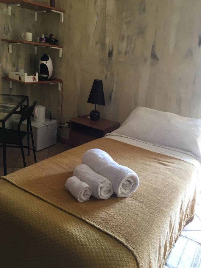 Poirino B & B La Guesthouse المظهر الخارجي الصورة